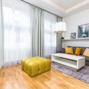 TOP location OLD town brand new 2BD apartment Prague